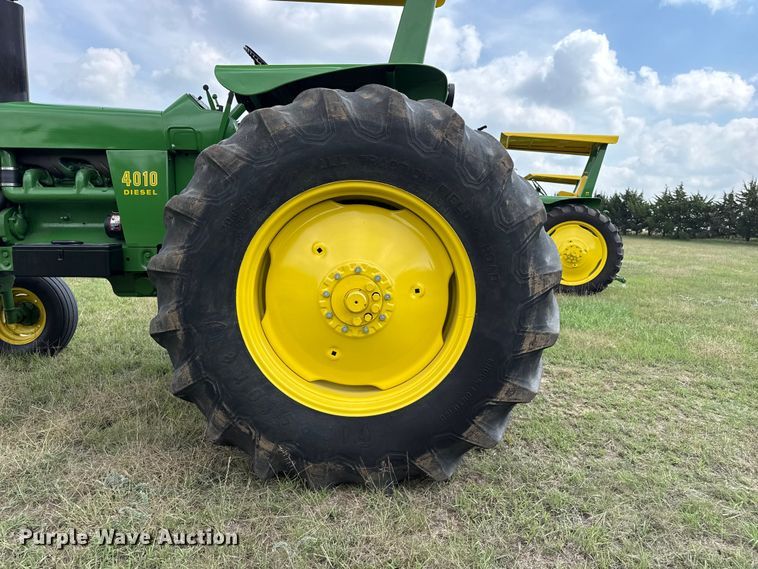 image for item FB8971 1962 John Deere 4010 tractor