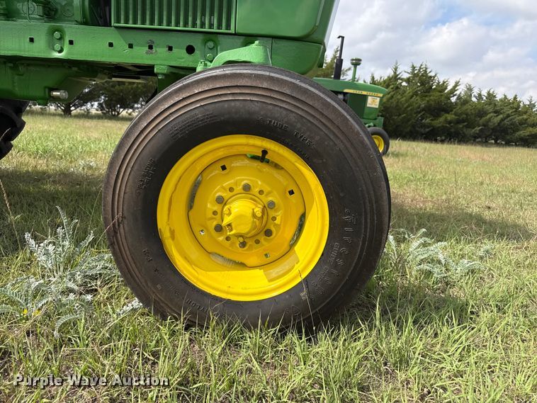 image for item FB8972 1962 John Deere 3010 tractor