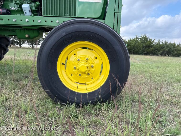 image for item FB8973 1967 John Deere 2510 tractor