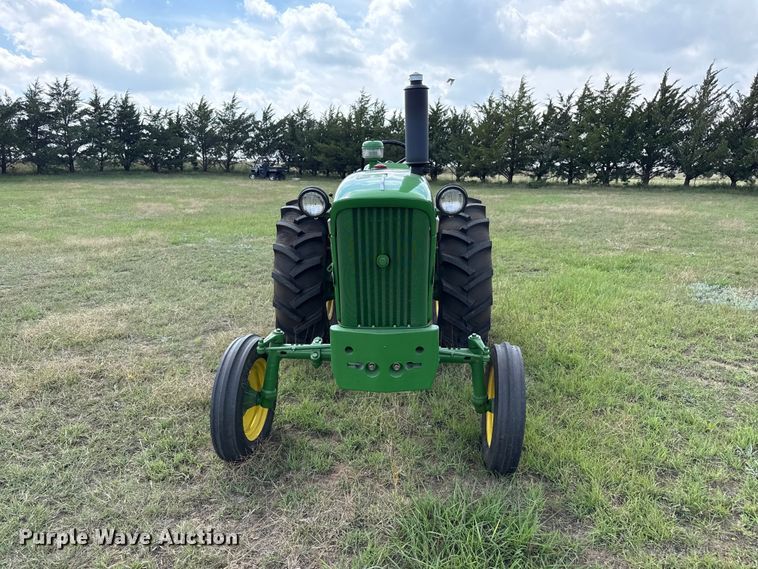 image for item FB8974 1962 John Deere 1010 tractor