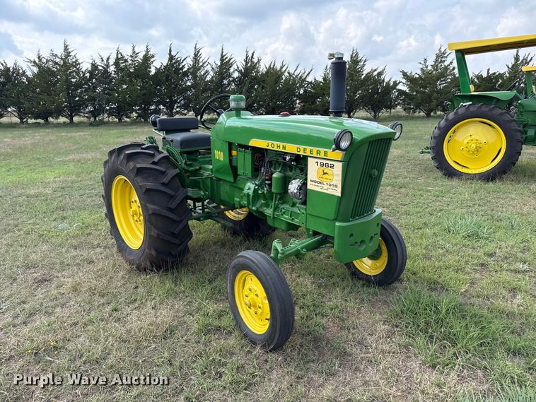 image for item FB8974 1962 John Deere 1010 tractor
