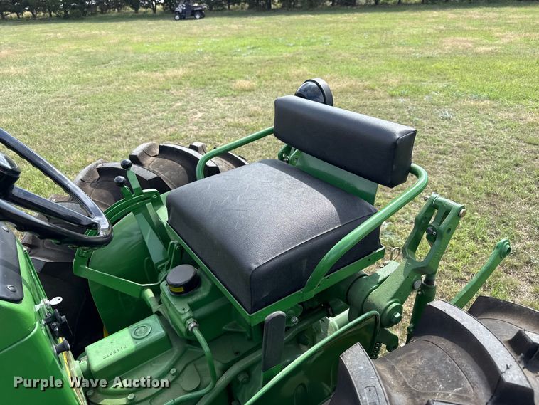 image for item FB8974 1962 John Deere 1010 tractor