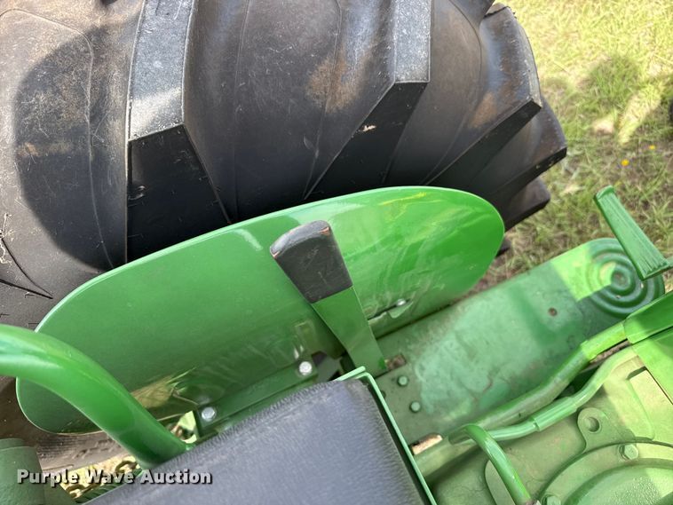 image for item FB8974 1962 John Deere 1010 tractor