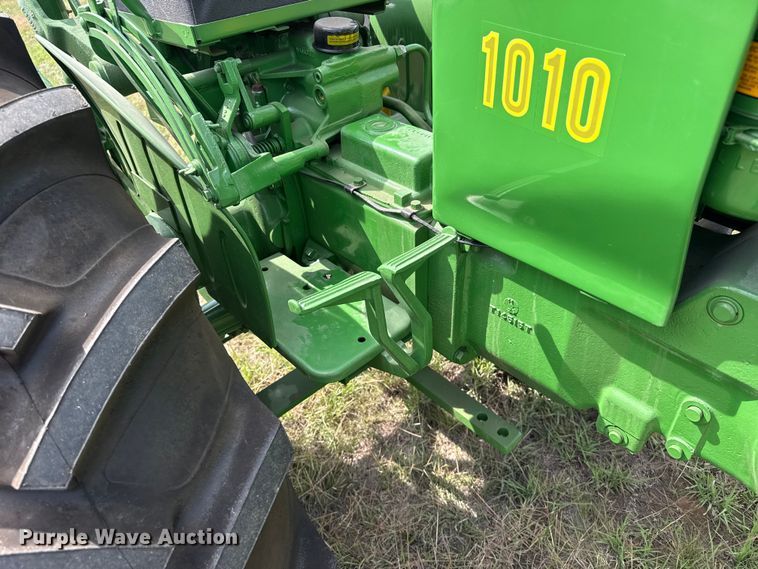 image for item FB8974 1962 John Deere 1010 tractor