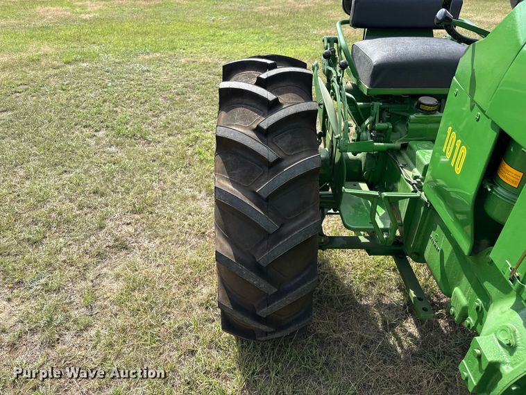 image for item FB8974 1962 John Deere 1010 tractor