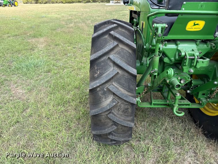 image for item FB8974 1962 John Deere 1010 tractor