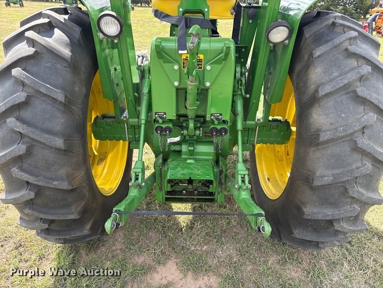 image for item FB8976 1969 John Deere 4020 tractor