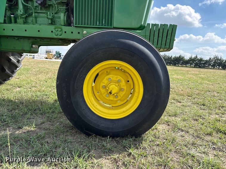 image for item FB8976 1969 John Deere 4020 tractor