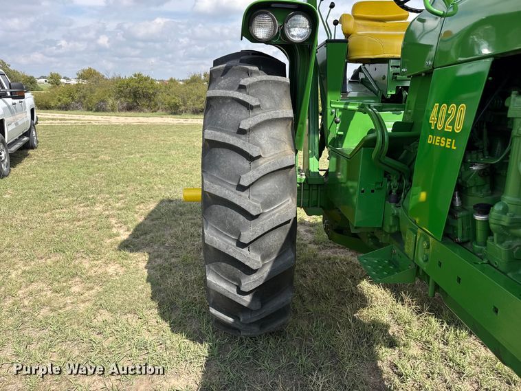 image for item FB8976 1969 John Deere 4020 tractor