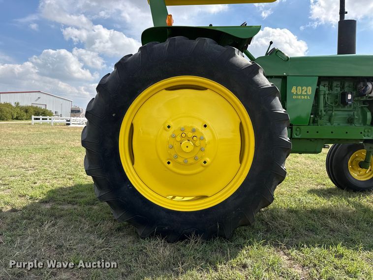image for item FB8976 1969 John Deere 4020 tractor