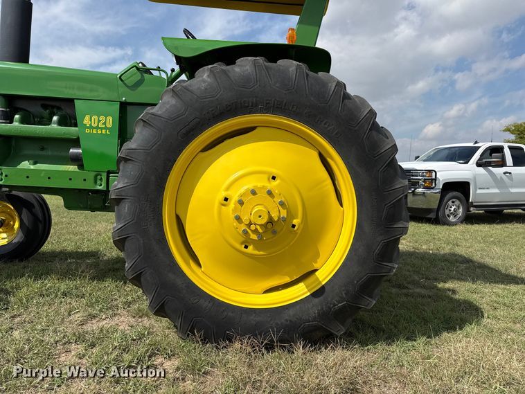 image for item FB8976 1969 John Deere 4020 tractor