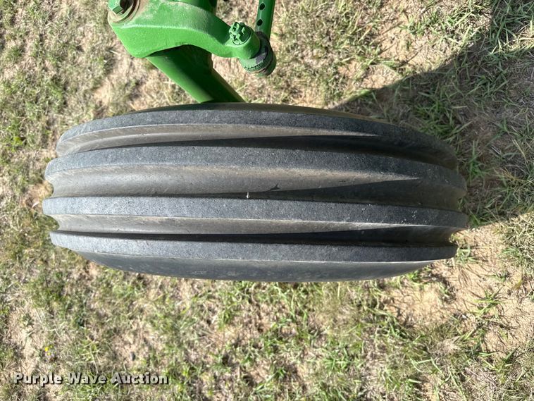 image for item FB8976 1969 John Deere 4020 tractor