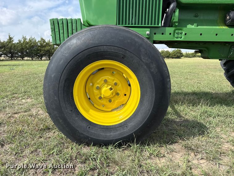 image for item FB8976 1969 John Deere 4020 tractor