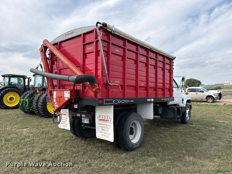 image for item FB8977 2000 GMC C8500 grain truck