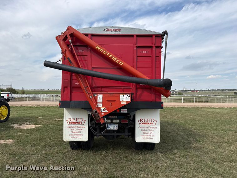 image for item FB8977 2000 GMC C8500 grain truck