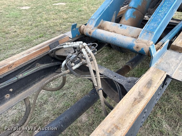 image for item FB8977 2000 GMC C8500 grain truck