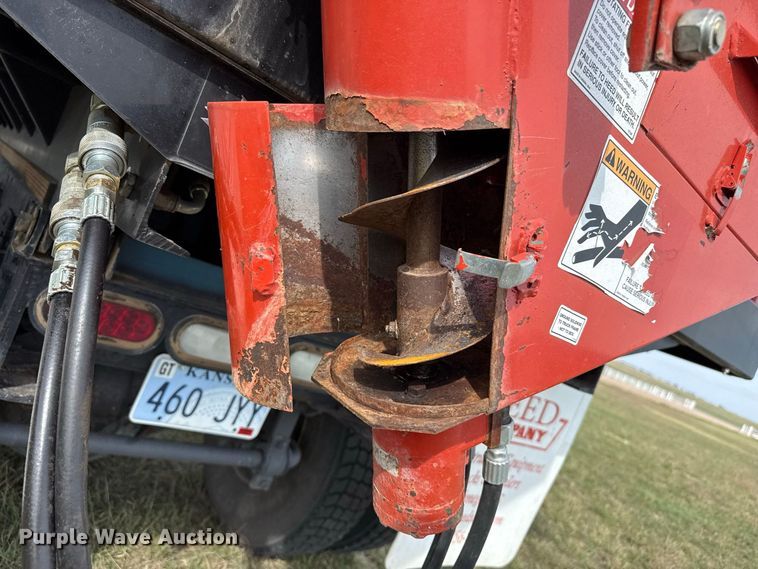 image for item FB8977 2000 GMC C8500 grain truck