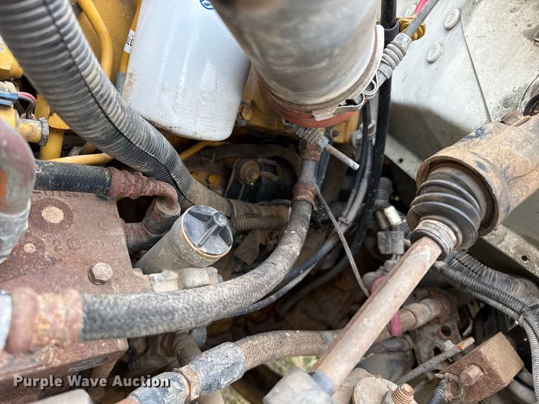 image for item FB8977 2000 GMC C8500 grain truck