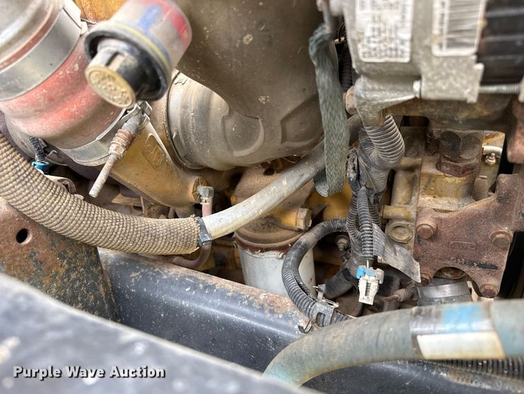 image for item FB8977 2000 GMC C8500 grain truck