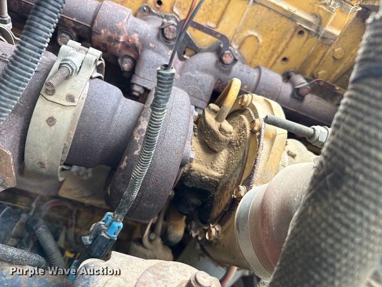 image for item FB8977 2000 GMC C8500 grain truck