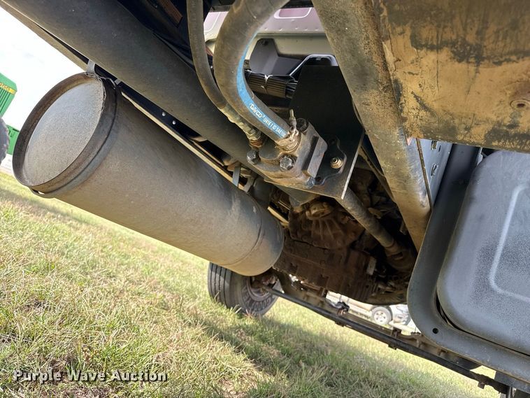 image for item FB8977 2000 GMC C8500 grain truck