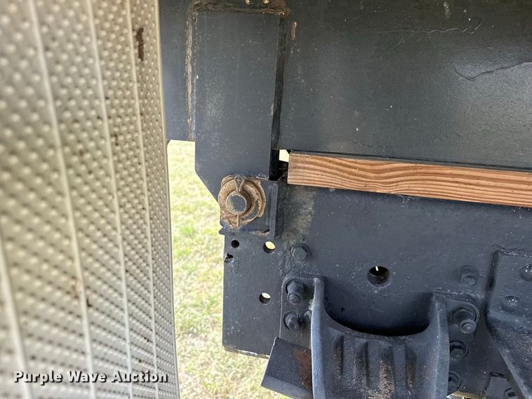image for item FB8977 2000 GMC C8500 grain truck