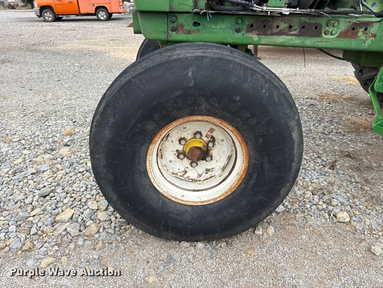 image for item FC4442 1974 John Deere 4430H tractor