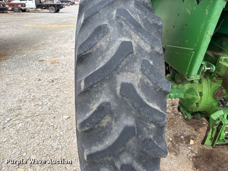 image for item FC4442 1974 John Deere 4430H tractor