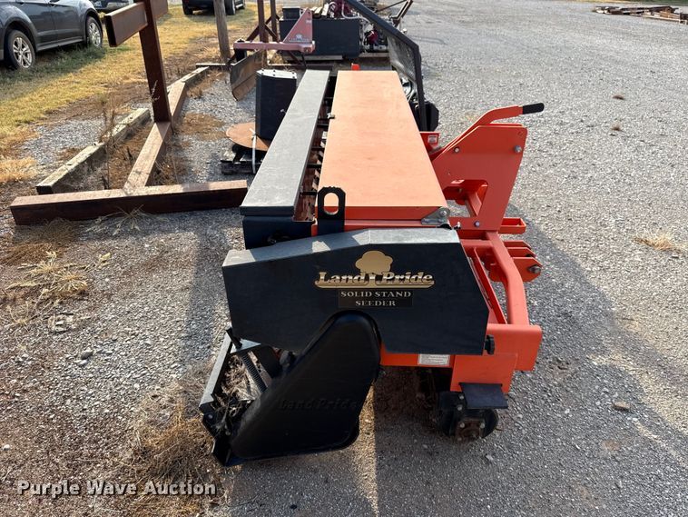 image for item FC4443 Land Pride seeder