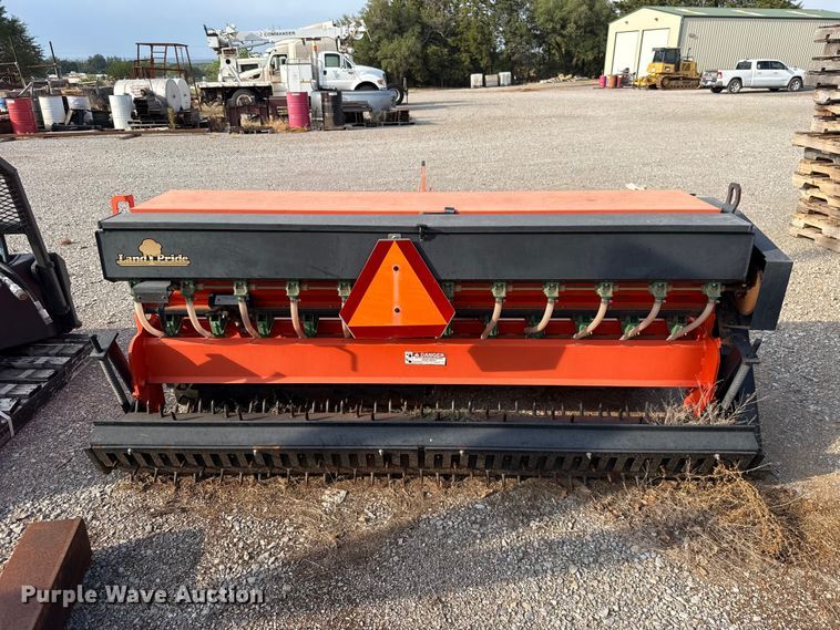 image for item FC4443 Land Pride seeder