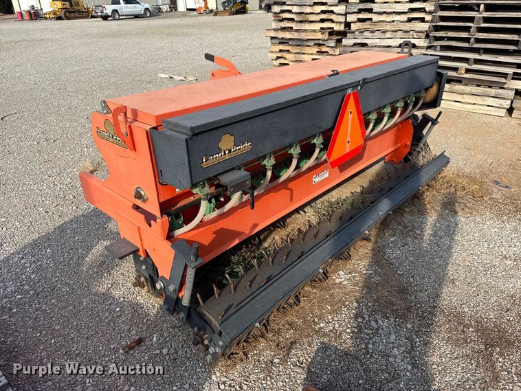 image for item FC4443 Land Pride seeder