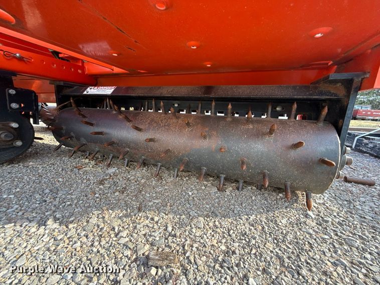 image for item FC4443 Land Pride seeder
