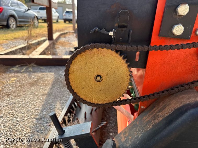 image for item FC4443 Land Pride seeder