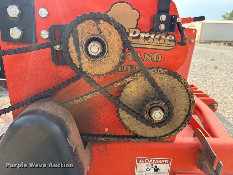 image for item FC4443 Land Pride seeder