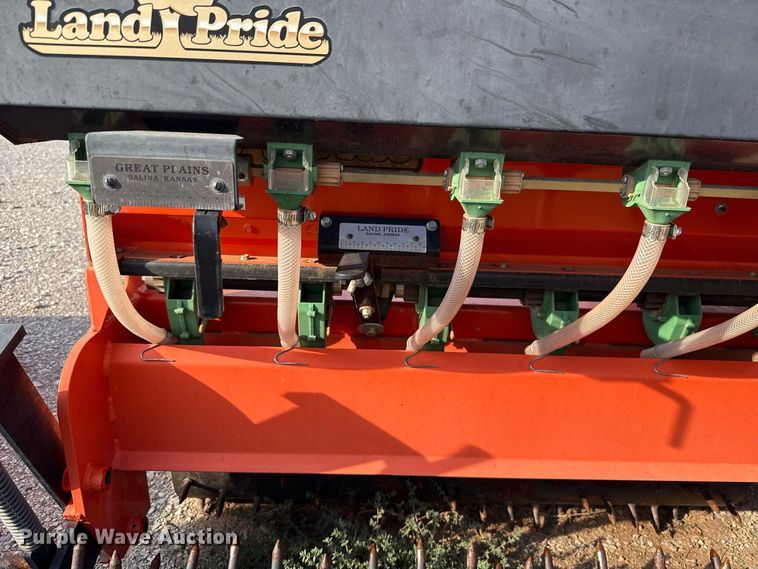 image for item FC4443 Land Pride seeder
