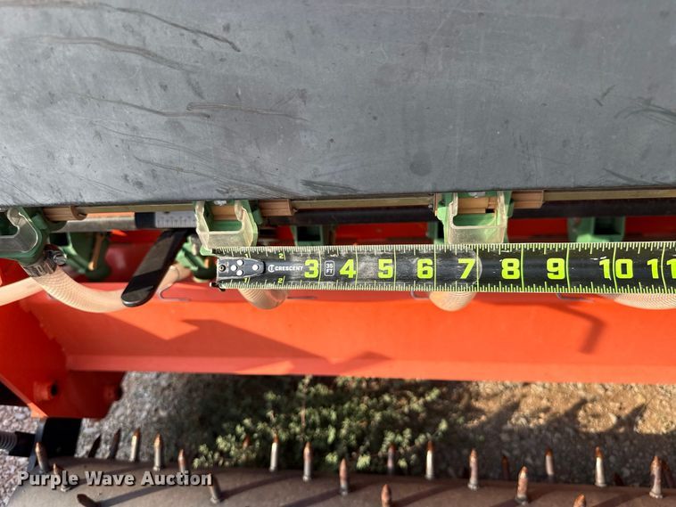 image for item FC4443 Land Pride seeder