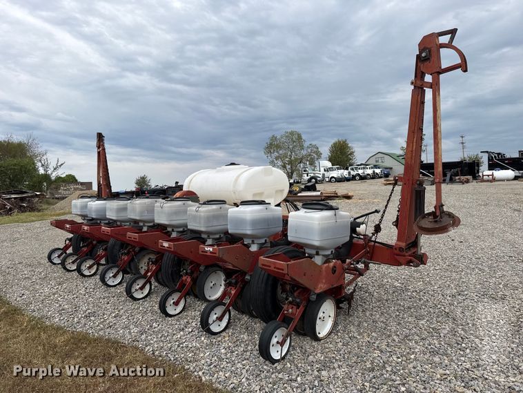 image for item FC4465 White Farm Equipment 5100 planter