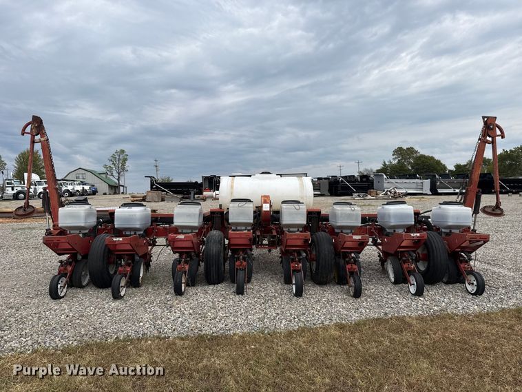image for item FC4465 White Farm Equipment 5100 planter