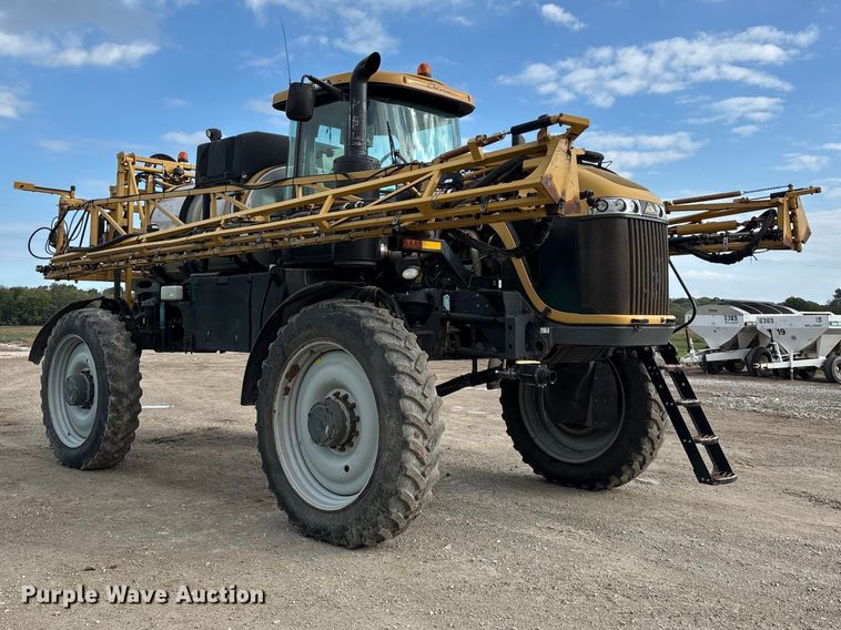 image for item FG0725 2016 RoGator RG1100B sprayer