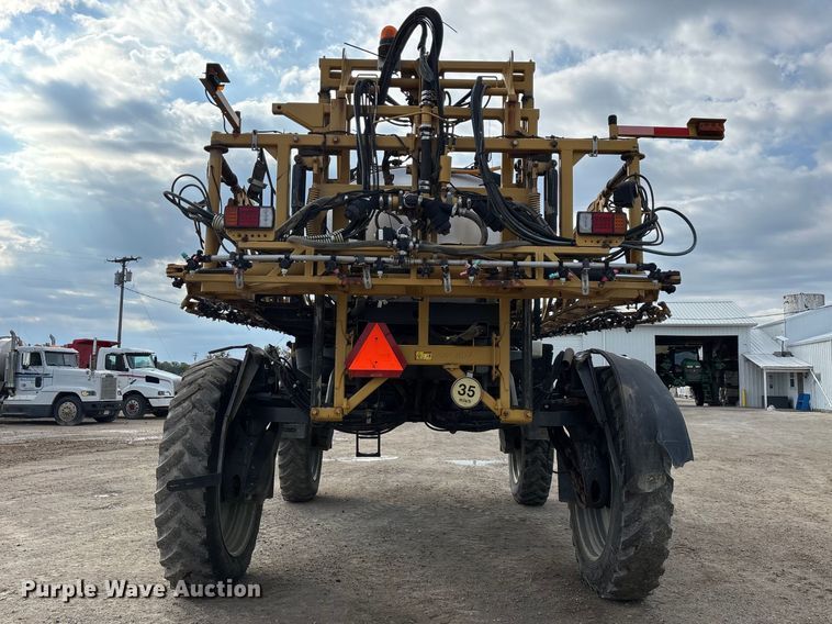 image for item FG0725 2016 RoGator RG1100B sprayer
