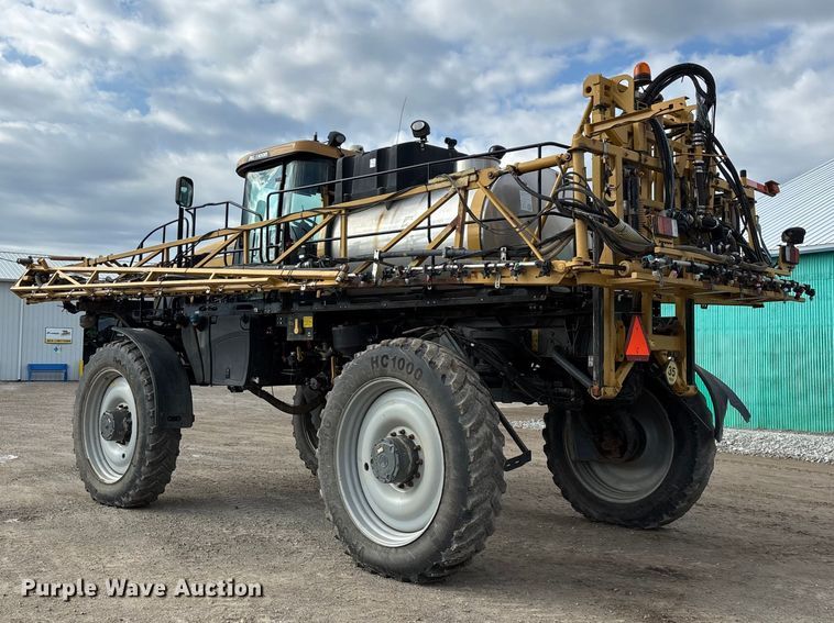 image for item FG0725 2016 RoGator RG1100B sprayer