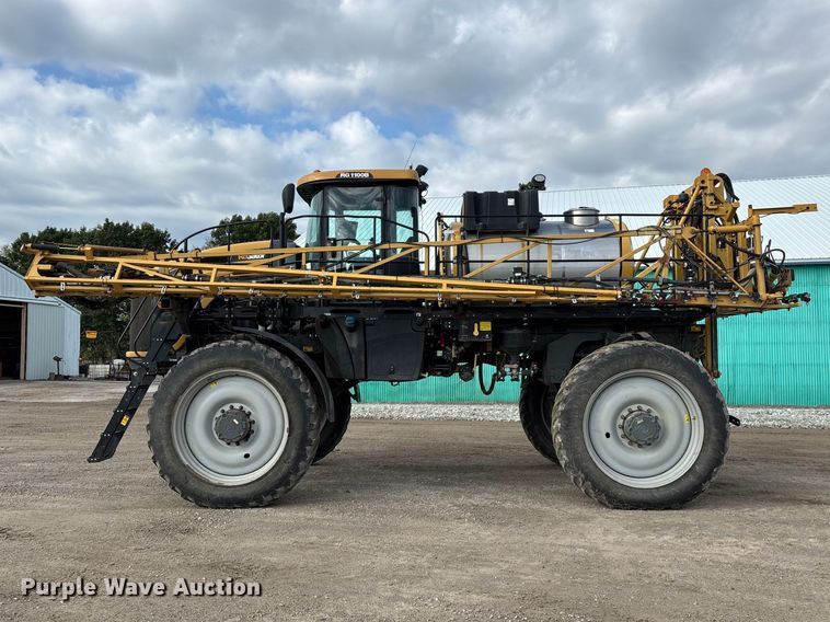 image for item FG0725 2016 RoGator RG1100B sprayer