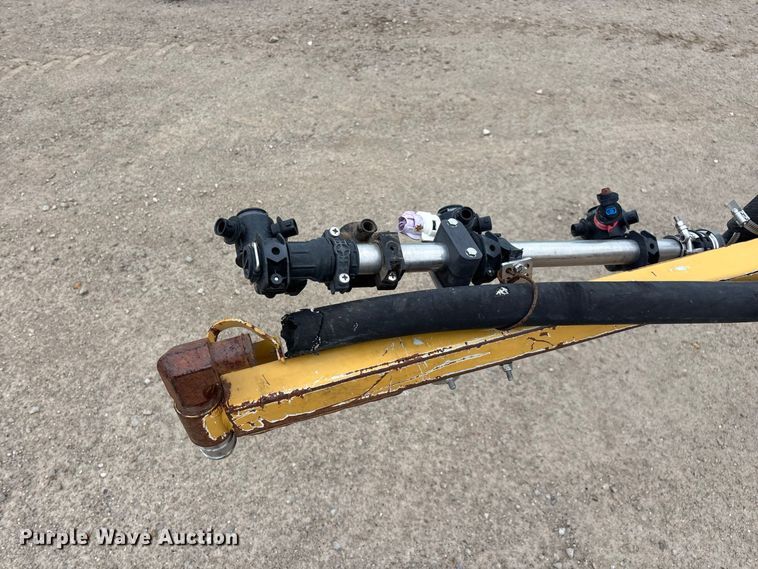 image for item FG0725 2016 RoGator RG1100B sprayer