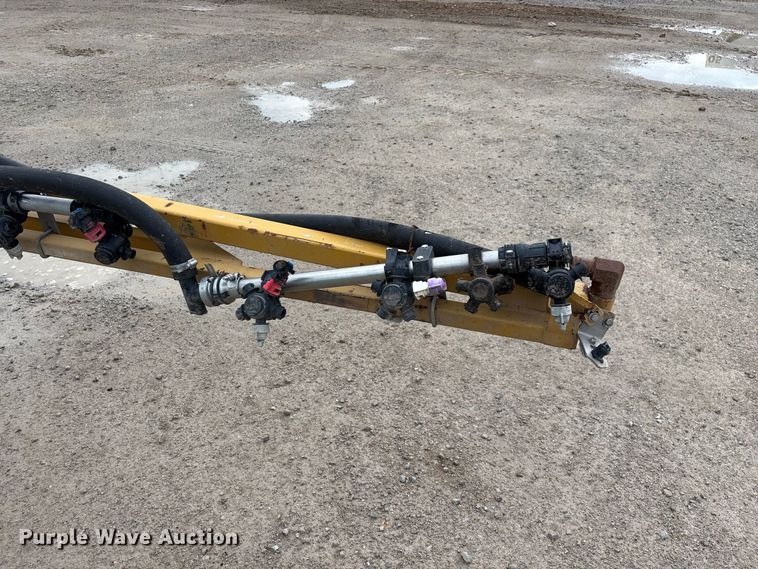 image for item FG0725 2016 RoGator RG1100B sprayer