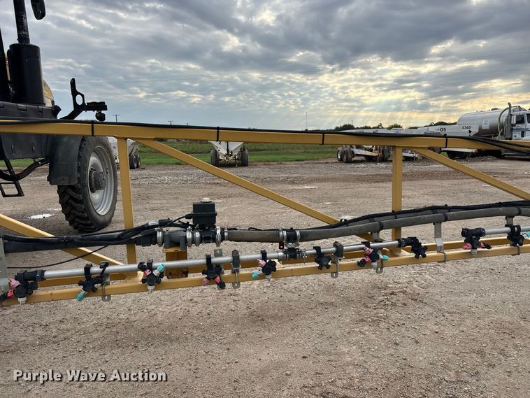 image for item FG0725 2016 RoGator RG1100B sprayer