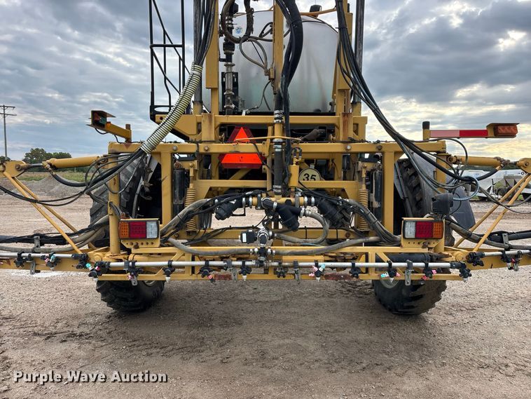 image for item FG0725 2016 RoGator RG1100B sprayer