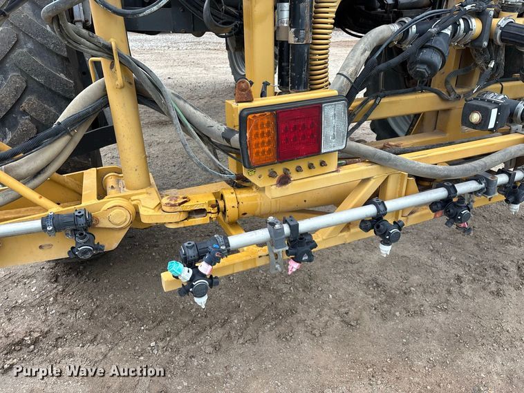 image for item FG0725 2016 RoGator RG1100B sprayer