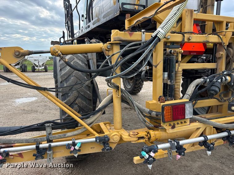 image for item FG0725 2016 RoGator RG1100B sprayer