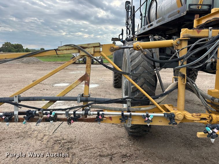 image for item FG0725 2016 RoGator RG1100B sprayer