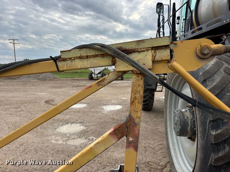 image for item FG0725 2016 RoGator RG1100B sprayer